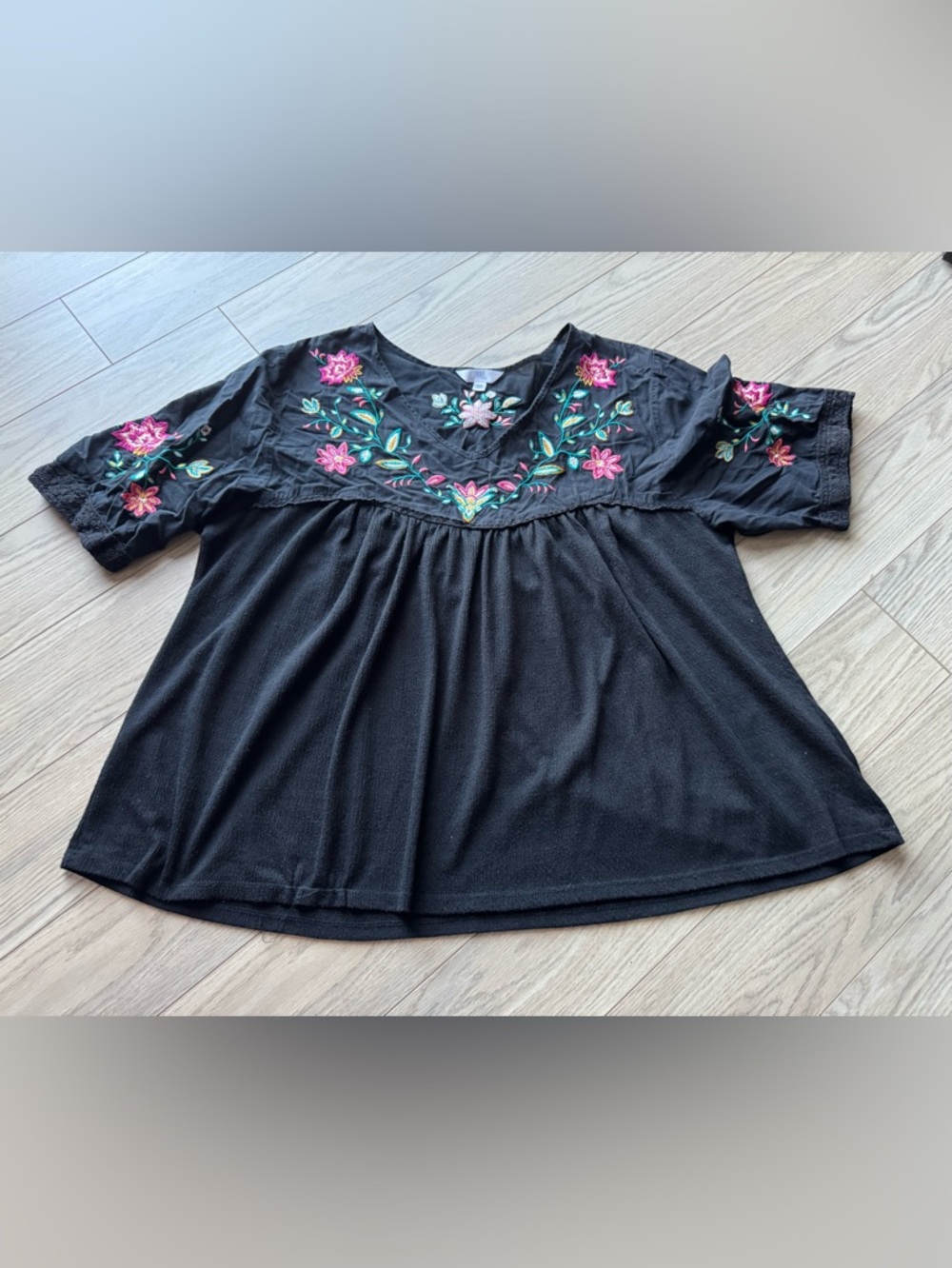 Time and Tru Black Embroidered V-Neck Floral Tunic